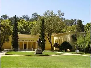 D. Carlos Residencial בית הארחה 3*