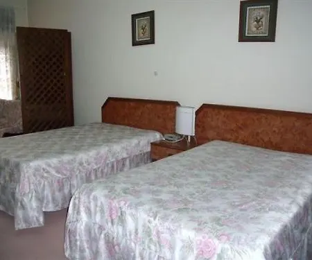 D. Carlos Residencial Pensjonat Caldas Da Rainha