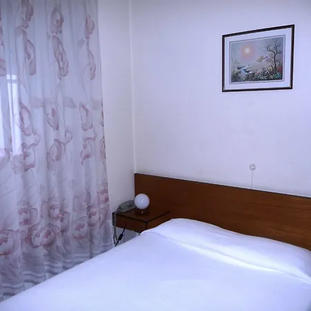 D. Carlos Residencial קלדס דה ריינה